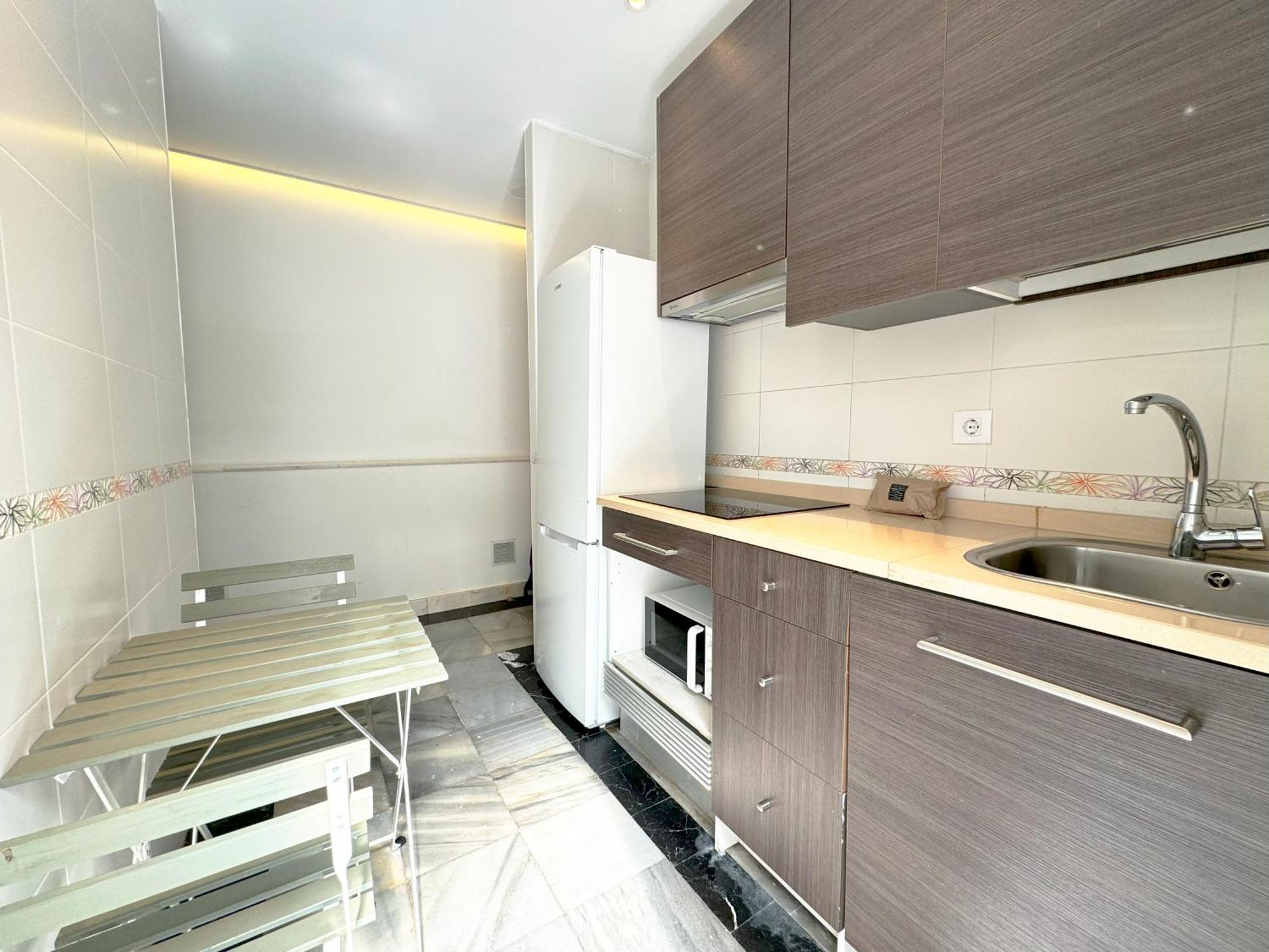Luminoso, Muy Amplio, Buena Zona Apartament Madrid