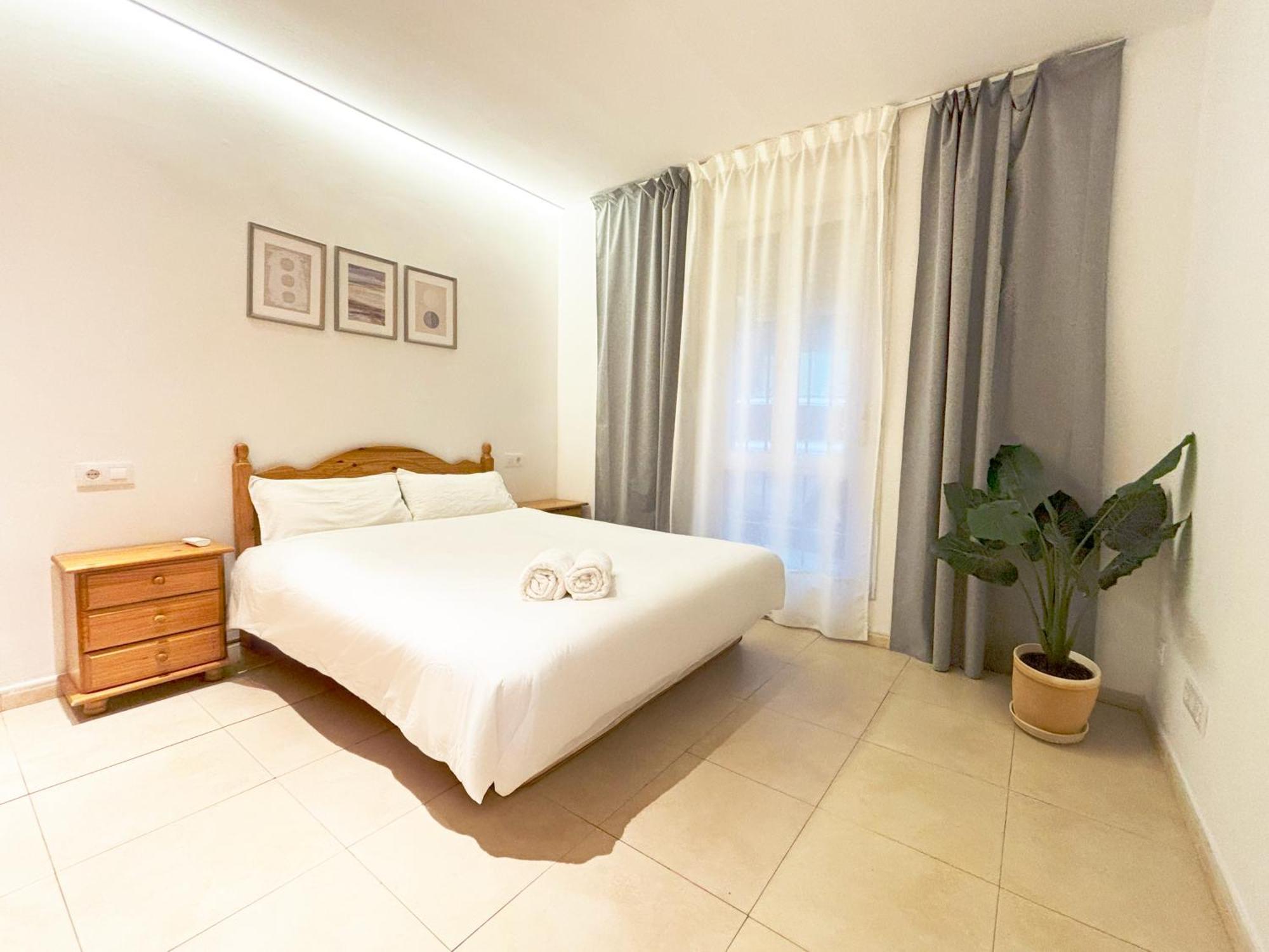 Luminoso, Muy Amplio, Buena Zona Apartament *